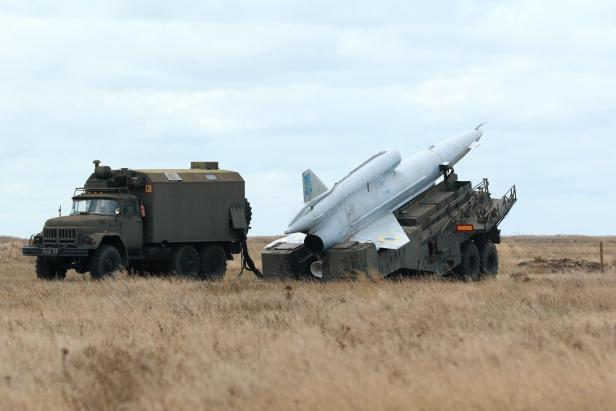 Eine ukrainische Tu-141 auf ihrer Startrampe.