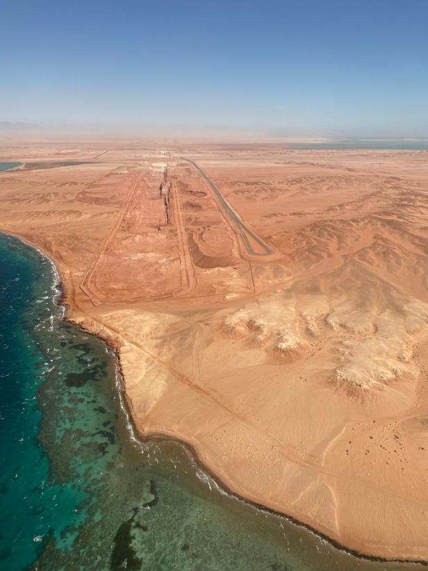 Das Ende von The Line an der Küste zum Roten Meer