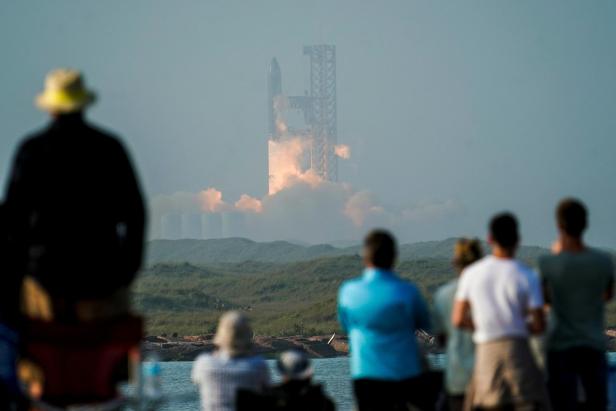 SpaceX aims to launch Starship spacecraft on test flight in Brownsville, Texas