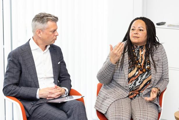 Thomas Arnoldner (A1) and Ronke Babajide (Fortinet) at the roundtable discussion on cybersecurity and Zero Trust