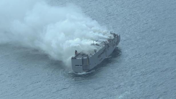 TOPSHOT-NETHERLANDS-MARITIME-SHIPPING-FIRE