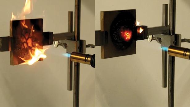 Feuertest von neuem Epoxidharz