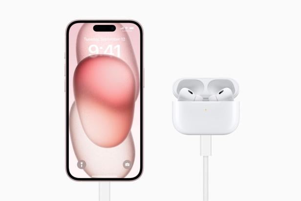 apple-iphone-15-lineup-airpods-pro-2nd-gen-usb-c-connection-230912.jpg