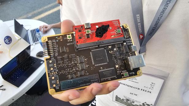 Das Hacking-Board der Hardware Challenge