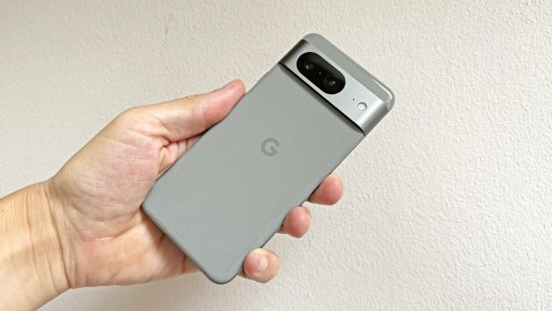 google-pixel-8-1a.jpg