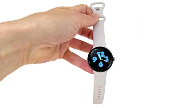 Erste Infos zur Pixel Watch 3 durchgesickert (Im Bild: Google Pixel Watch 2)