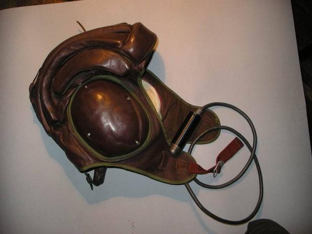 Panzerhaube mit Headset des Ladoga