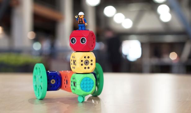 Ein paar Module bilden einen Roboter