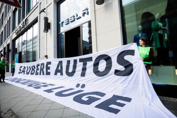 Protest gegen Tesla-Erweiterung - Berlin