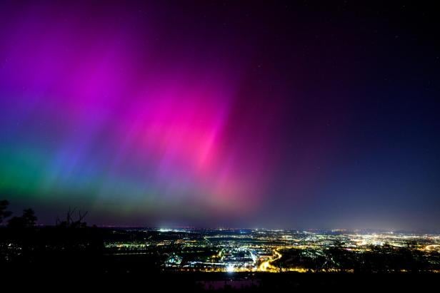 Polarlichter über Wien im Mai.