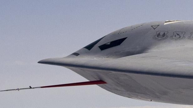 b-21-flight-detail1.jpg