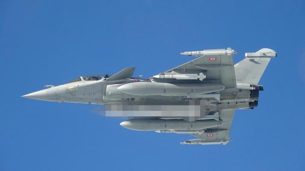 Eine Rafale trägt eine ASMPA-R-Rakete.