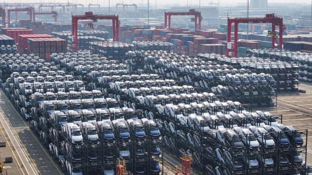 FILES-CHINA-EU-EVS-TRADE-CARS