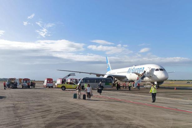 BRAZIL-URUGUAY-SPAIN-AVIATION-AIR EUROPA-EMERGENCY LANDING