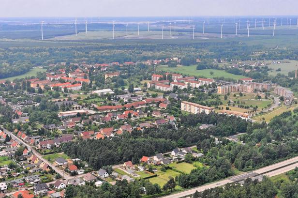 Das Ortsbild von Schipkau ist schon jetzt vom Windpark geprägt.