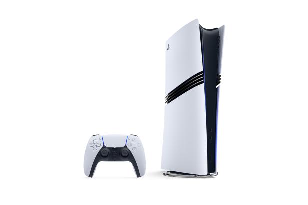 Spielkonsole ps5 pro mit controller vor weißem Hintergrund