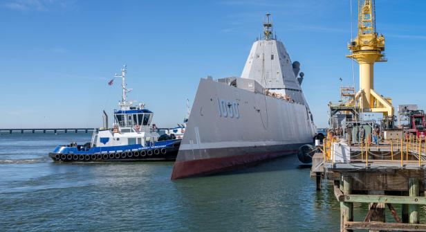 Die USS Zumwalt ist nach den Umbauarbeiten wieder im Wasser