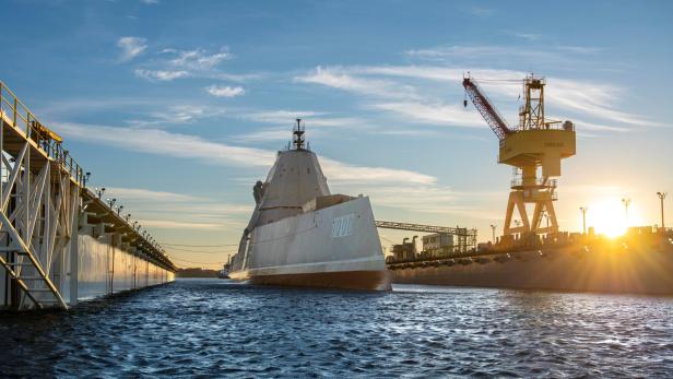 Die USS Zumwalt nach den aktuellen Umbauarbeiten