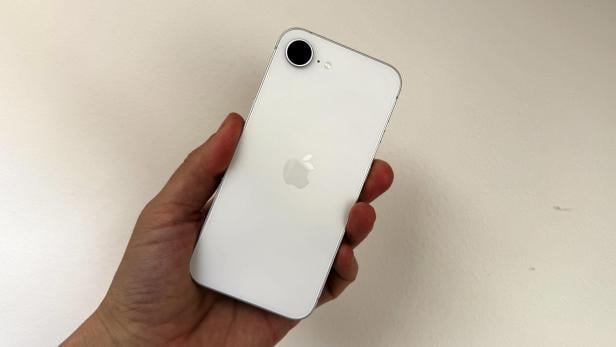 iphone-16e-1.jpg