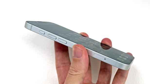 iphone-16e-8.jpg