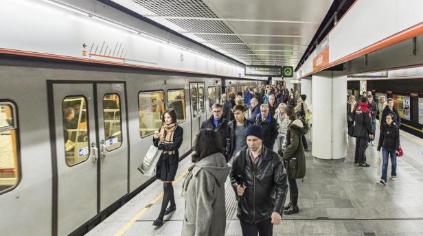 U-Bahn in Wien Fahrgast-Stau