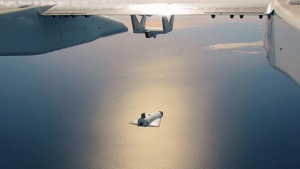 stratolaunch1.jpg