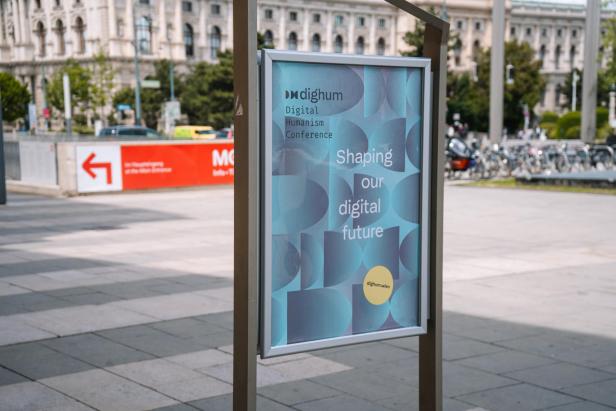 Die DigHum-Konferenz versammelte Expertinnen und Experten verschiedener Disziplinen aus der ganzen Welt. Plakat der DigHum-Konferenz