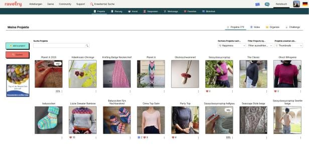 Die Abkürzung "WIP", die über manchen Projektbildern angezeigt wird, steht für "work in progress" (in Arbeit). Screenshot der eigenen Projektübersicht auf Ravelry