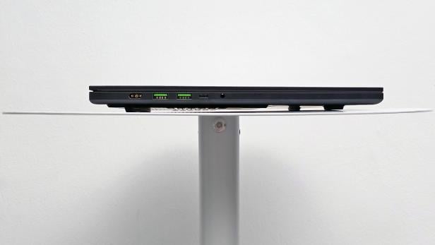Razer Blade 16 im Profil Razer Blade 16 im Profil
