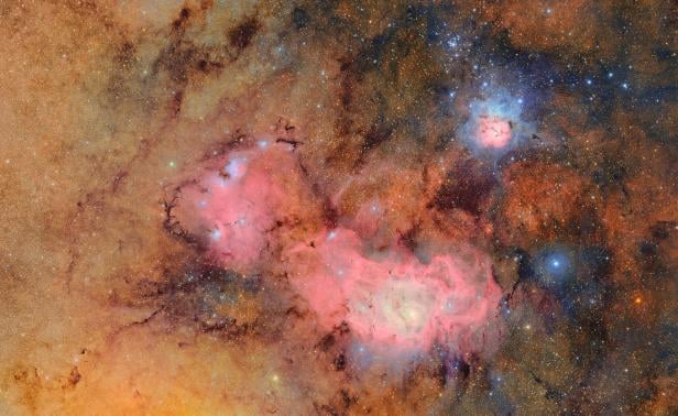 Trifid-Nebel (rechts oben) und des Lagunennebel