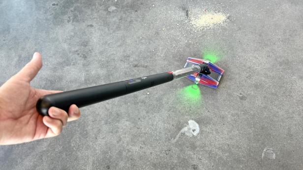 dyson-pencilvac-3.jpg