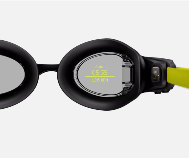 Rechts neben dem Display befindet sich der optische Sensor für die Pulsmessung.