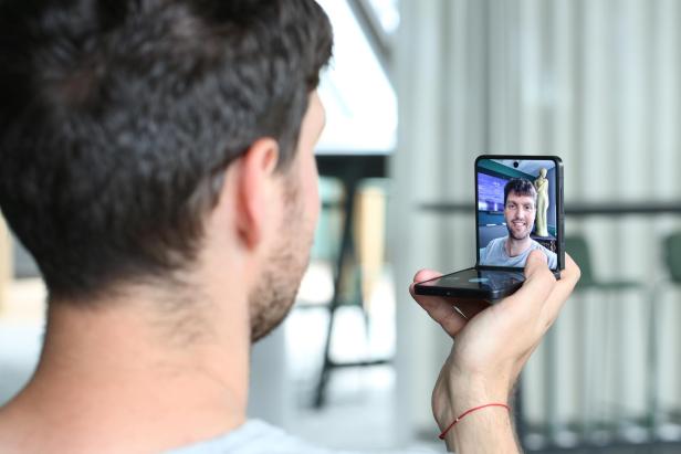 Das Smartphone mit Knick.