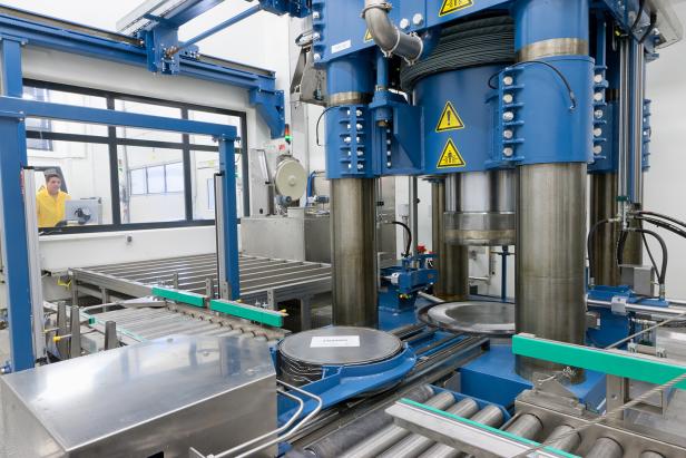 Eine Maschine in den Nuclear Engineering Seibersdorf Anlagen.