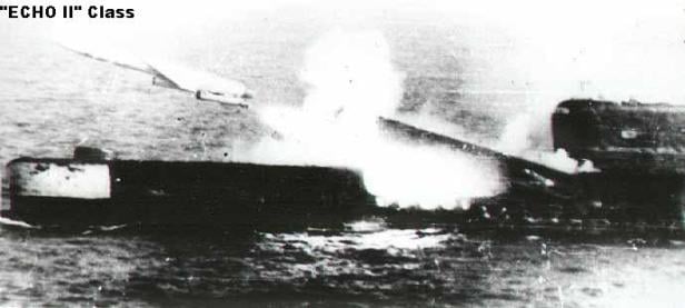 Ein U-Boot der Klasse Projekt 675 startet eine P-5-Rakete Ein U-Boot der Klasse Projekt 675 startet eine P-5-Rakete