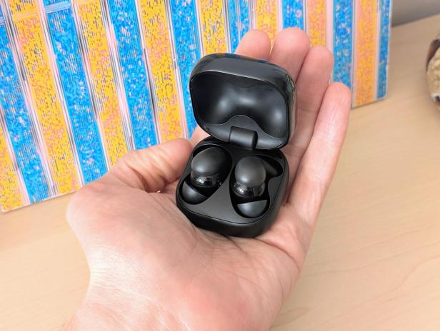 Sony LinkBuds Fit im Case.