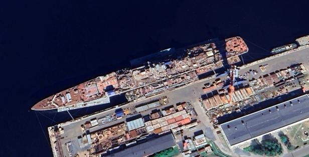 Ein Google-Earth-Bild vom 20. Juli 2024 zeigt die Arbeiten an der Nachimow.