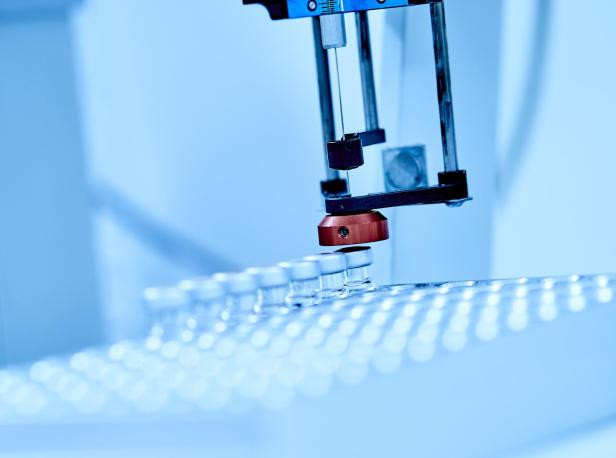 Spezialgeräte des OFI helfen bei der Probenauswertung.