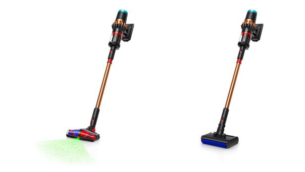 Zwei Akku-Staubsauger stehen auf einem weißen Hintergrund.