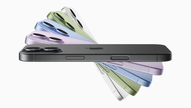 Mehrere iPhones in verschiedenen Farben sind übereinander gestapelt.