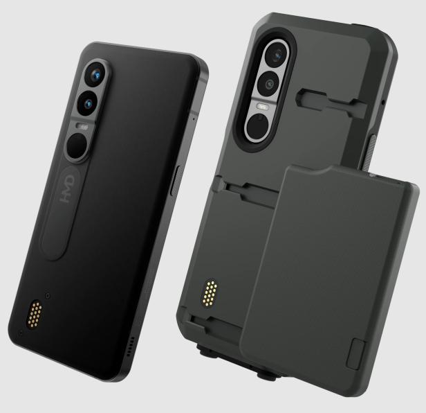 Zwei HMD Ivalo XE Smartphones mit Schutzhüllen in Schwarz und Olivgrün.