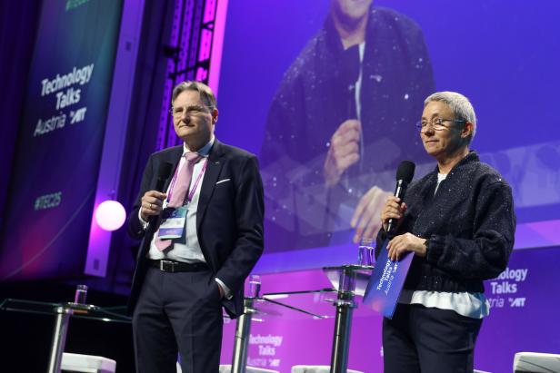 Andreas Kugi (links) ist wissenschaftlicher Direktor des AIT. Brigitte Bach (rechts) ist die geschäftsführende Direktorin.