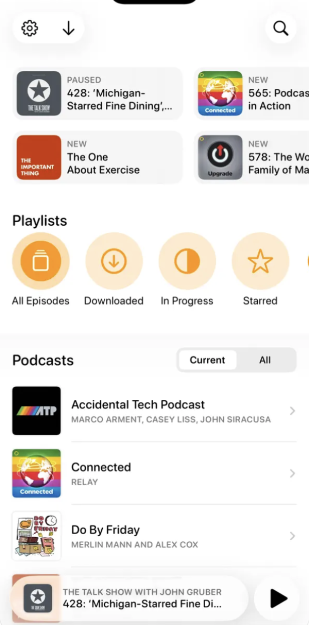 Dashboard in der Overvast-App mit unterschiedlichen Podcasts.