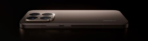 Nahaufnahme der Rückseite eines Xiaomi 15T Smartphones.