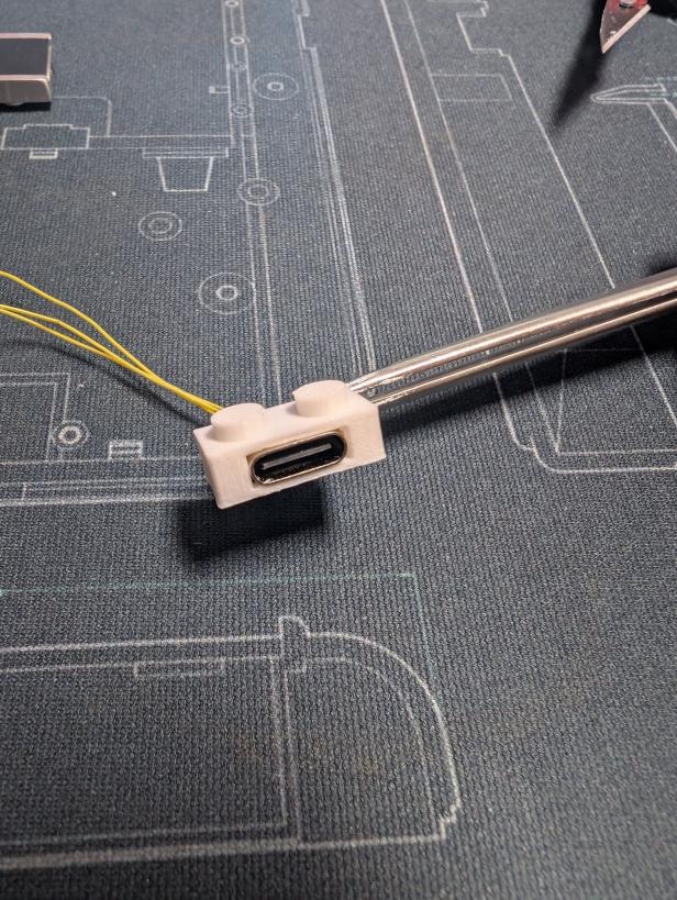 USB-C-Anschluss im Legosteinformat