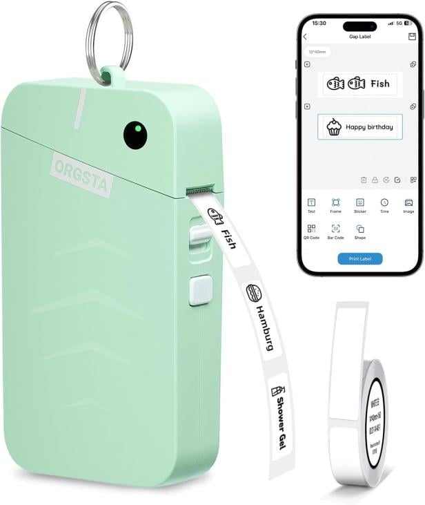 mintgrüner Etikettendrucker, daneben ein Smartphone und eine Rolle mit Etikettierband