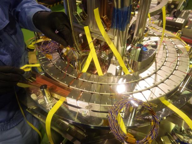 Die supraleitende Spule von Helical Fusion.