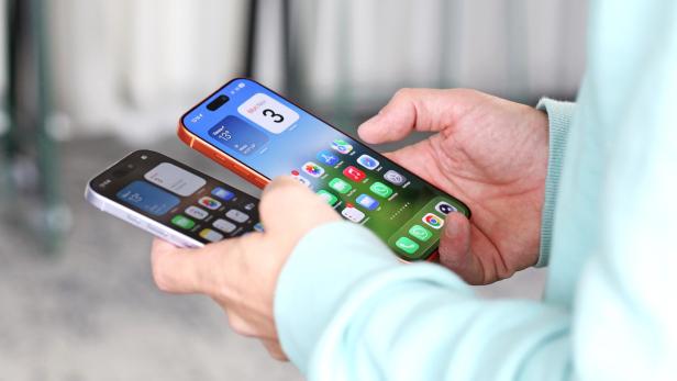 iPhone 17 Pro Max vs. iPhone 17