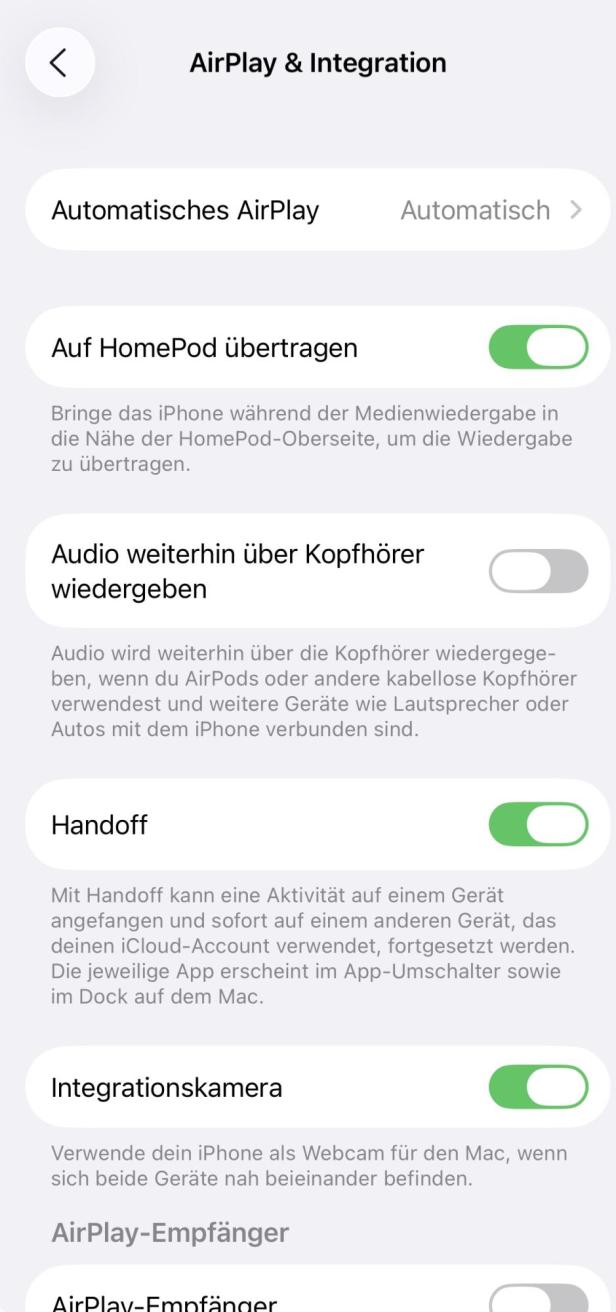 Die Funktion Audio weiterhin über Kopfhörer wiedergeben 