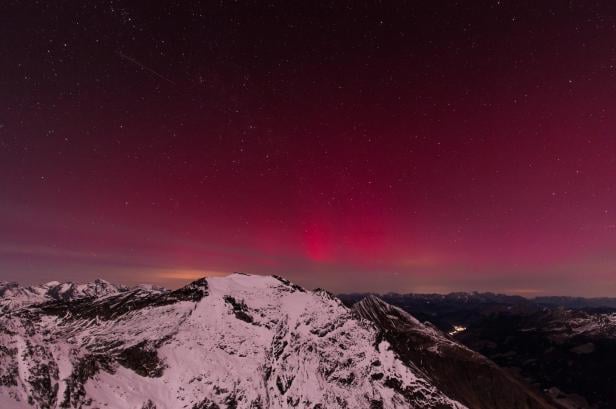 Polarlicht über Österreich. Aufgenommen in der Nacht auf 12. November 2025 am Sonnblick Observatorium der GeoSphere Austria.